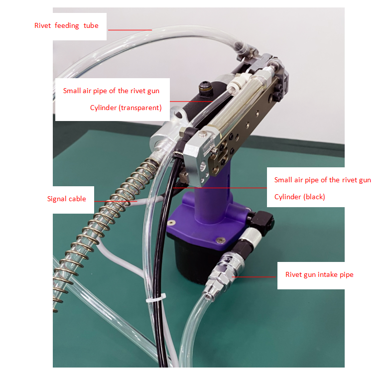 Pistolet &agrave; 3 rivets
