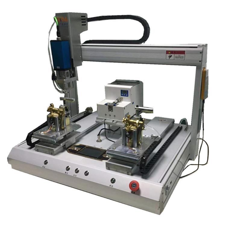 Visser fixer le robot