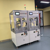 Machine de tournevis en ligne sur mesure avec servomoteur, mangeoire à vis de soufflage automatique et piste de convoyeur pour les opérations de lignes de montage