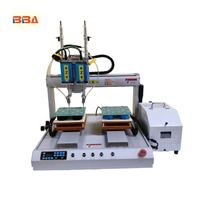 Machine de vissage entièrement automatique à double servo personnalisée avec fixation synchrone à deux stations ; Équipement d'assemblage pour boîtiers en plastique (empêche les filetages dénudés et les fissures)