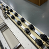 Machine de verrouillage à vis à 3 axes de style armoire conçue sur mesure ; machines de vissage synchrones multiaxes pour divers boîtiers en plastique de forme irrégulière