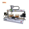 Robot de vissage à double servo de bureau personnalisé ; visseuse à double station à grande vitesse pour boîtiers en plastique de télécommande de petits appareils électroménagers ; Machine à visser les circuits imprimés.