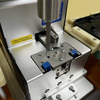 Machine de fixation à vis automatique de bureau, double Station, Servo pour chargeur d'écouteurs TWS, verrouillage du boîtier en plastique